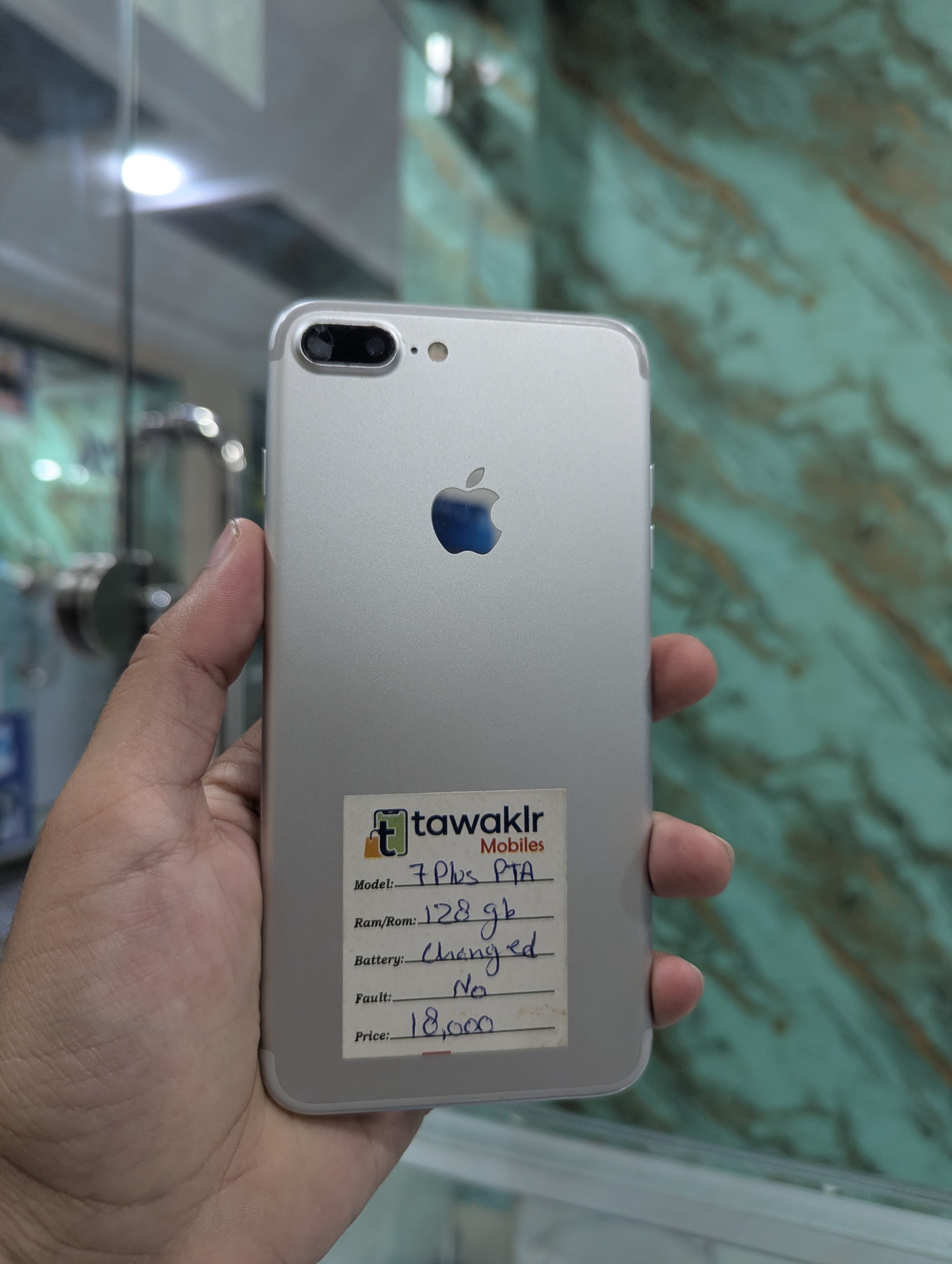 Apple iPhone 7 Plus · 128GB · Grey — Good condition, 128 GB, Grey for sale in Kasur
