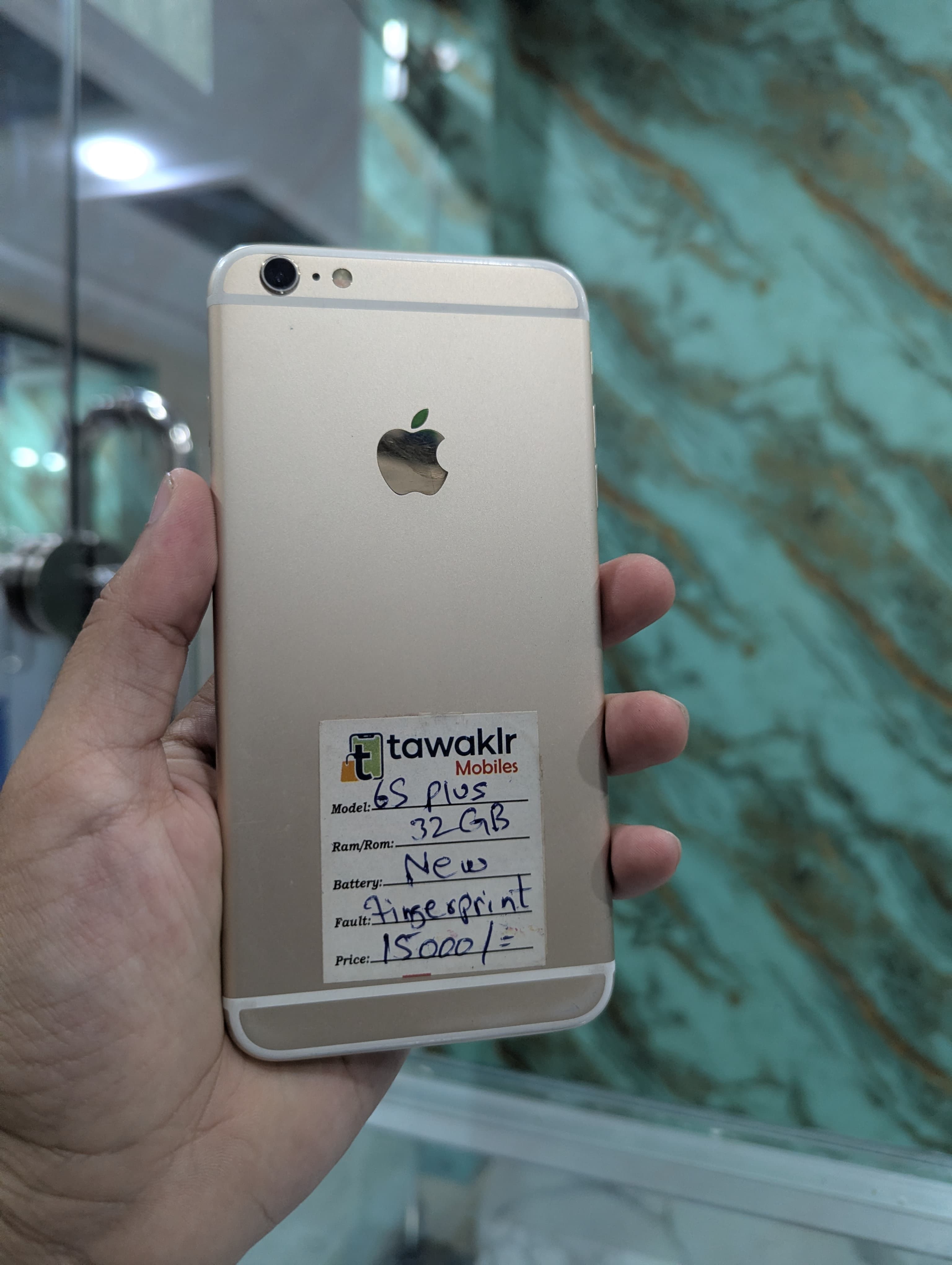 Apple iPhone 6s Plus · 32GB · Golden — Good condition, 32 GB, Golden for sale in Kasur